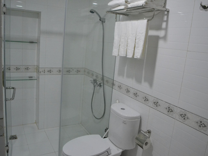 Bathroom, Chu Long Hotel Cat Ba, Cát Hải