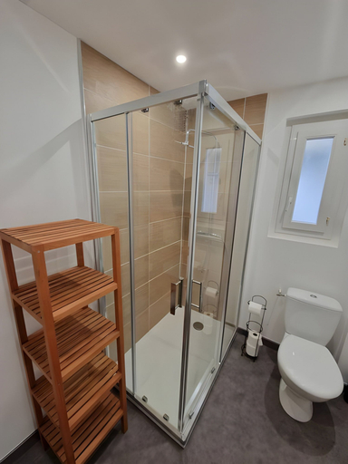 Bathroom 2, Apartment in Le Mans Near Train Station, Sarthe