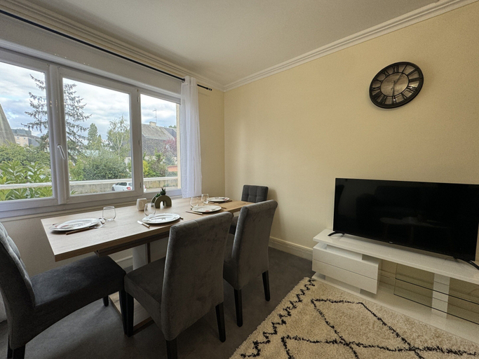 Dining 3, Apartment Near Le Mans Circuit, Sarthe