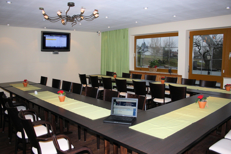 Business center 5, Gruppenhaus mit Komfortabler Ausstattung, Regen