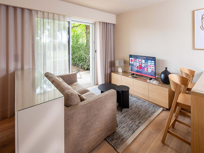 Living room 5, Apartment in Baillargues Near Golf Course, Hérault