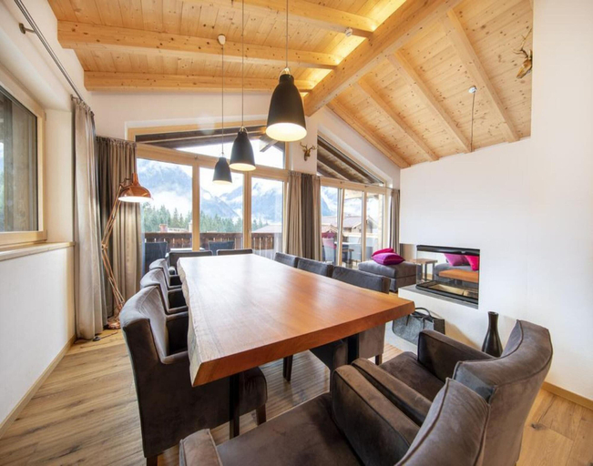 Dining 3, Stylish Alpine Chalet with Carport, Zell am See