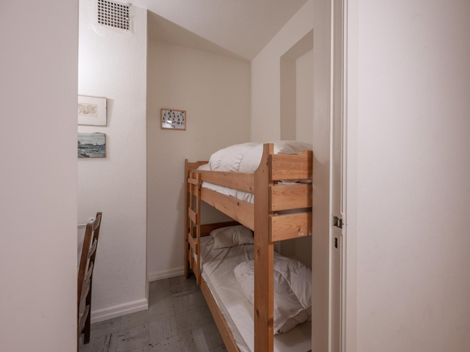 Room 4, Apartment in Duinbergen by the Sailing School, West-Vlaanderen