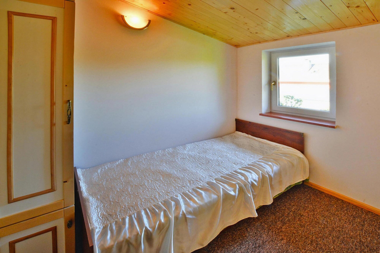 Bedroom 2, Lakeside holiday home, private garden, Szczecinek
