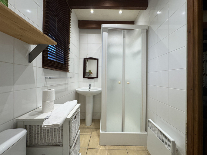 Bathroom 5, Chalet in Aubigne-racan With Pool & Garden, Sarthe