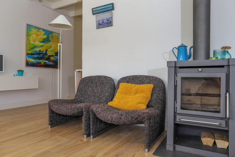 Living room 2, Family Bungalow With Garden, Zijpe
