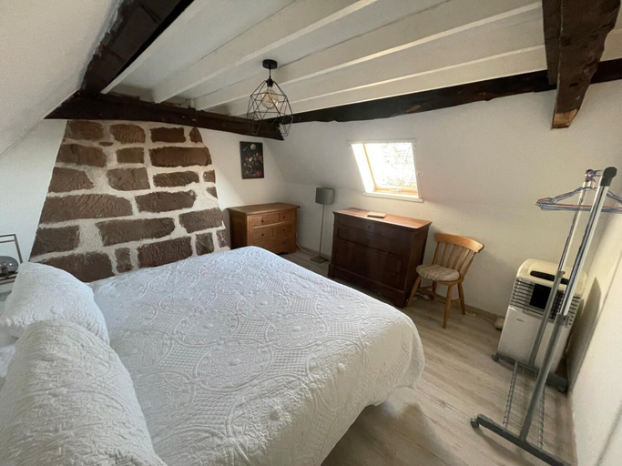 Room 3, Cottage in Correze With Garden Views, Corrèze