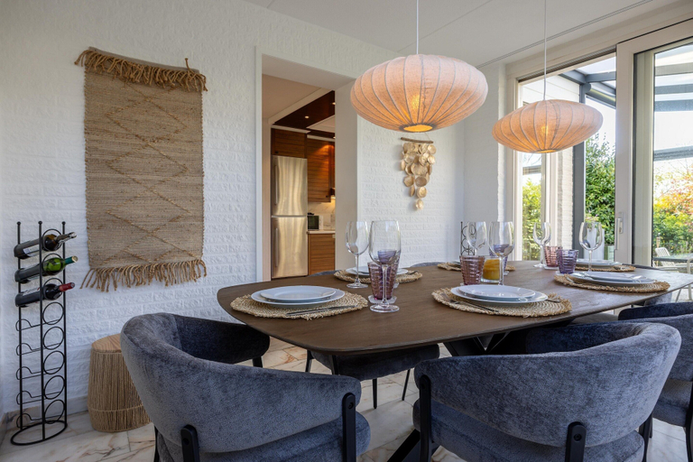 Dining 4, Holiday Home in Zeeland Near Sophia Beach, Noord-Beveland