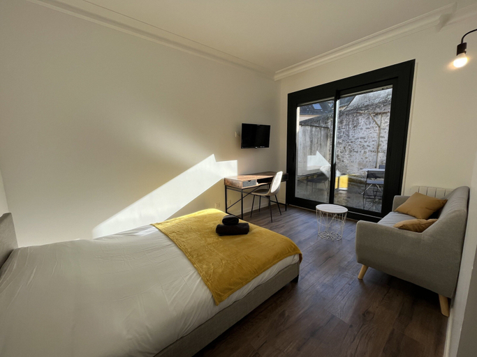 Room 5, Apartment in Le Mans Near Historic Center, Sarthe