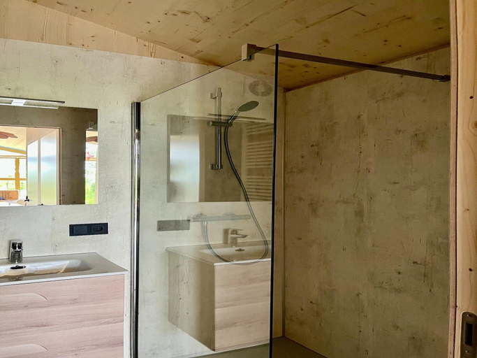 Bathroom 2, Group Accommodation for 36 Guests, Weststellingwerf