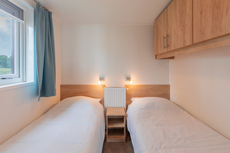 Bedroom 2, Chalet in Duisburg with Beach and Harbor Views, Bergen