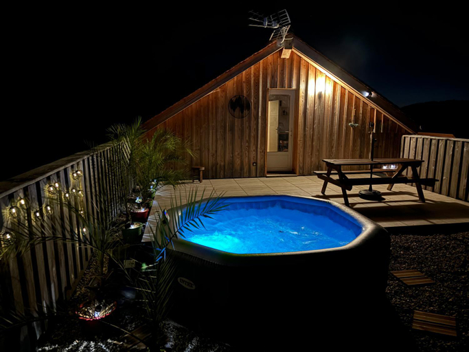 Others 5, Rooftop, Dordogne