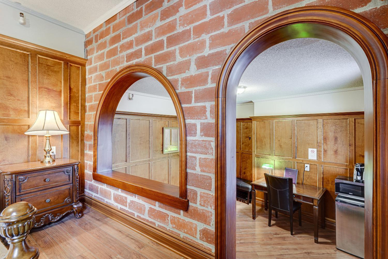 Others 4, Le Grand Hotel, Manicouagan