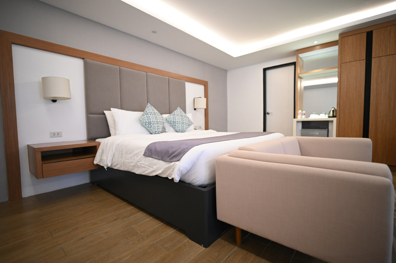 Crown Hotel Palawan at Harbour Springs - Tap to explore photos