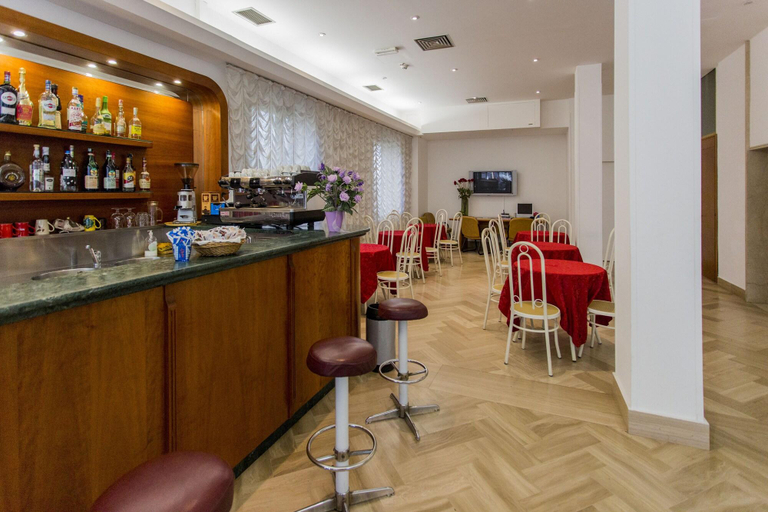 Others 5, Hotel Columbia, Rimini