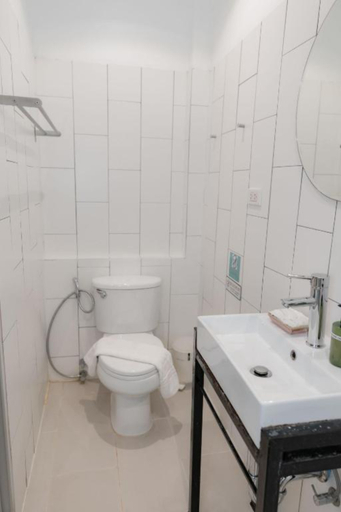 Bathroom 4, Oon Poshtel x Cafe, Muang Chiang Mai