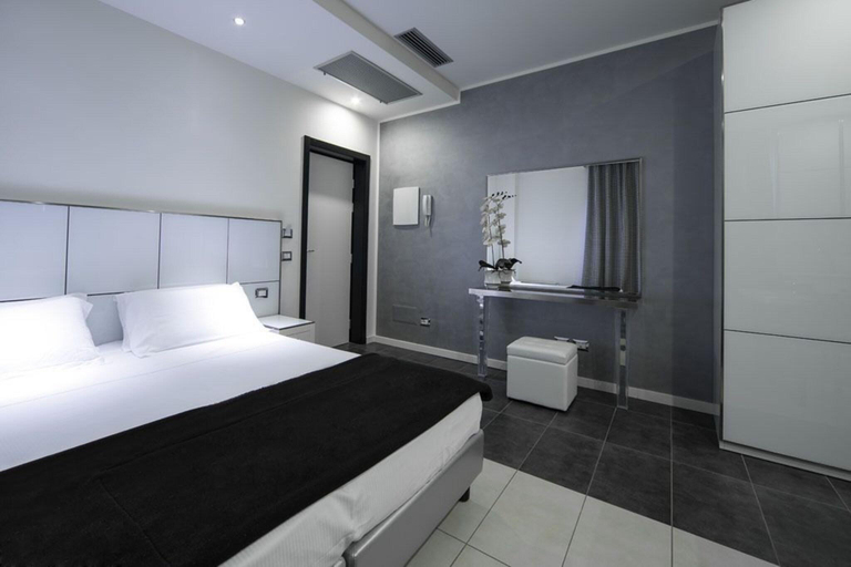 Bedroom 3, Atmosphere Suite Hotel, Rimini