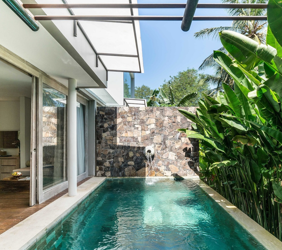 pool 18