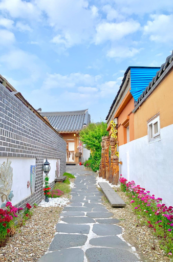 Others 2, Jeonju Gwibunssine Hanok Stay, Jeonju