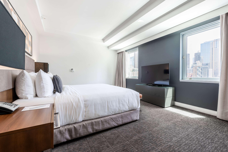 Bedroom 2, The Godfrey Hotel Chicago, Cook