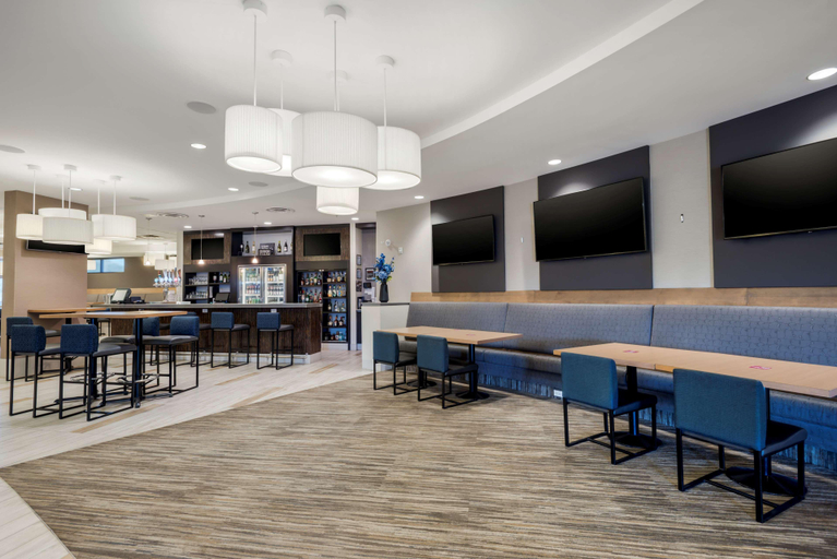 Food & Drinks 5, Best Western Plus Sawridge Suites, Division No. 16