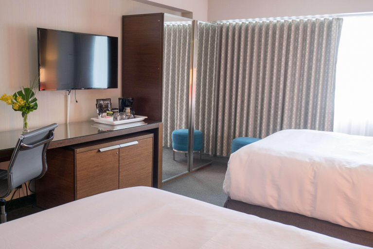 Bedroom 2, Hotel Murano, Pierce