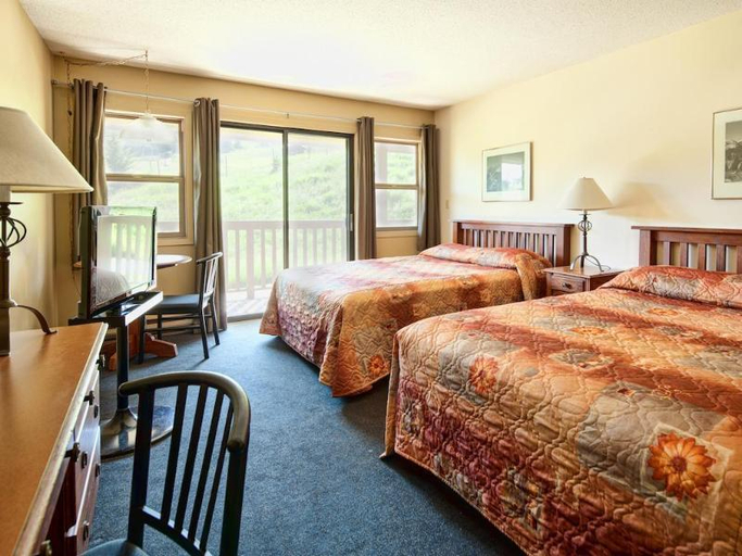 Others 4, Pine Inn at Panorama Mountain Village, East Kootenay