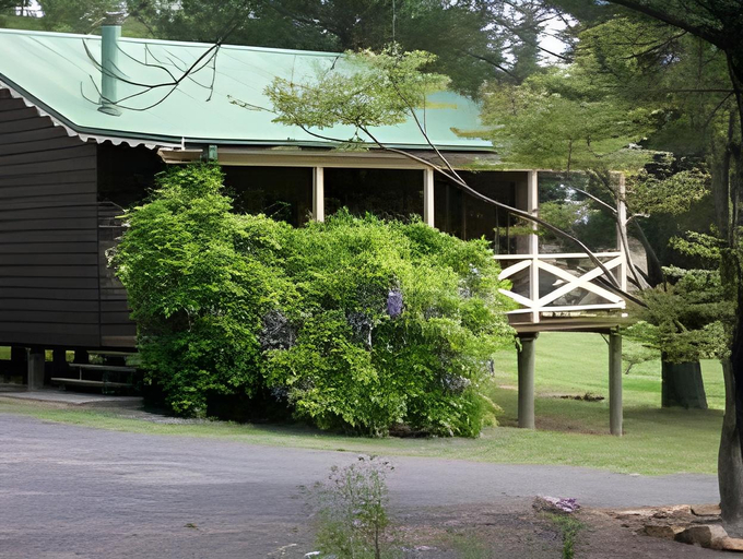 Others 5, Madison's Mountain Retreat, Hawkesbury