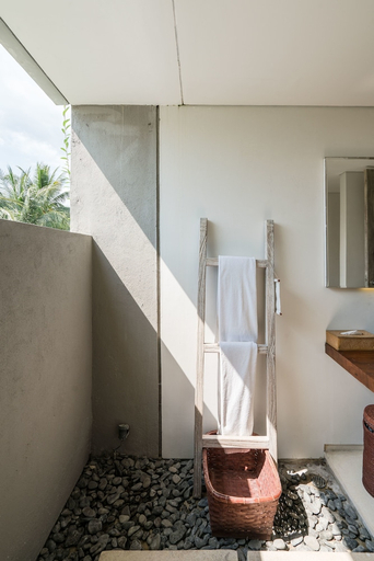 bathroom 5