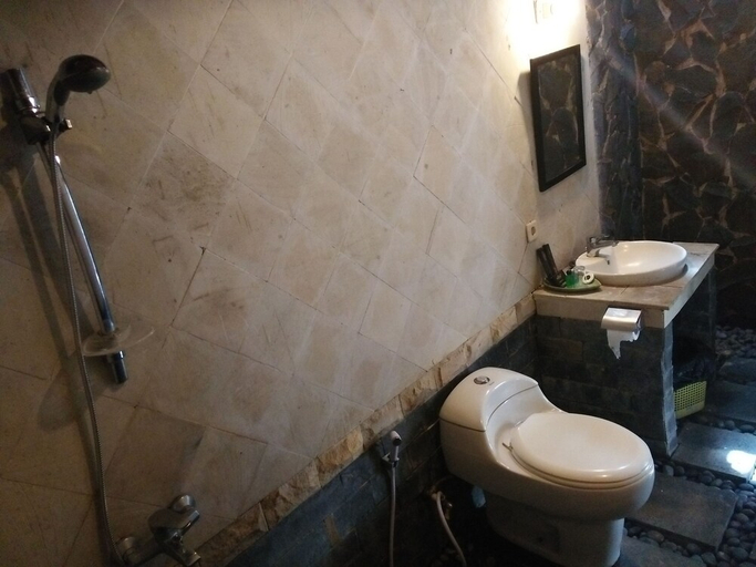 bathroom 16