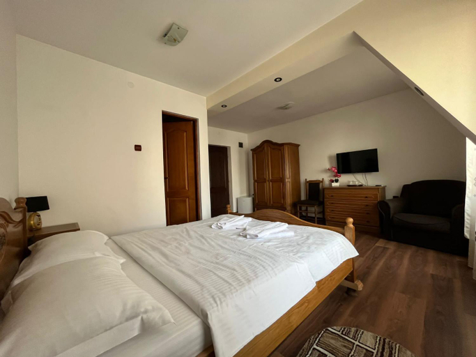 Others 4, Casa Poenaru, Campulung Moldovenesc