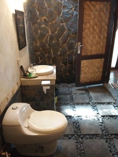 bathroom 12