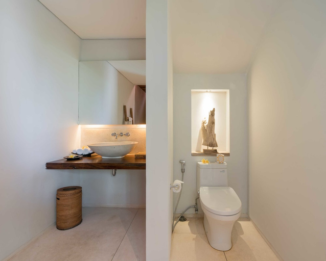 bathroom 8