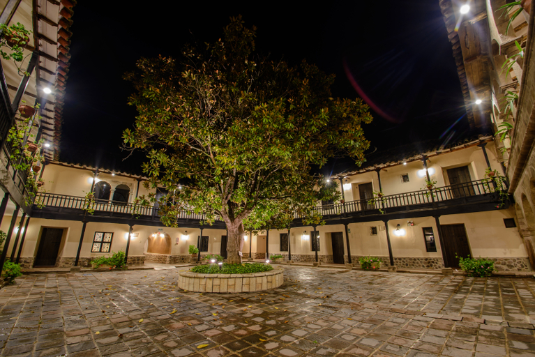 Exterior & Views