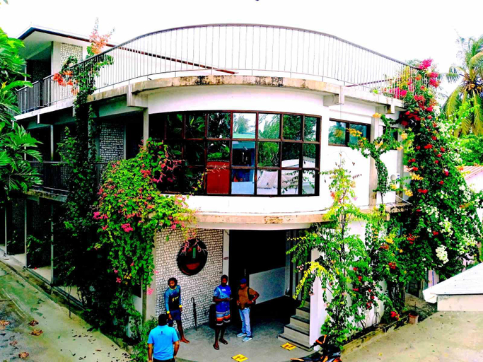 Others 3, Dhigurah Cottage