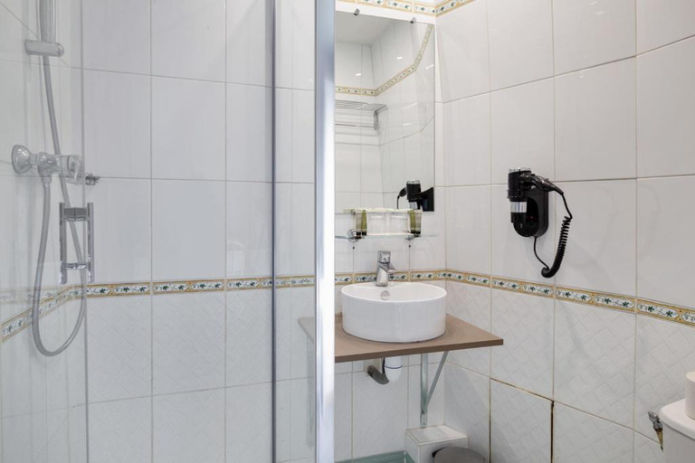 Bathroom 4, Grand Hotel des Gobelins, Paris
