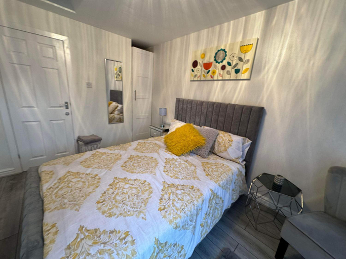 Others 3, Private guest house/Annexe, Trafford