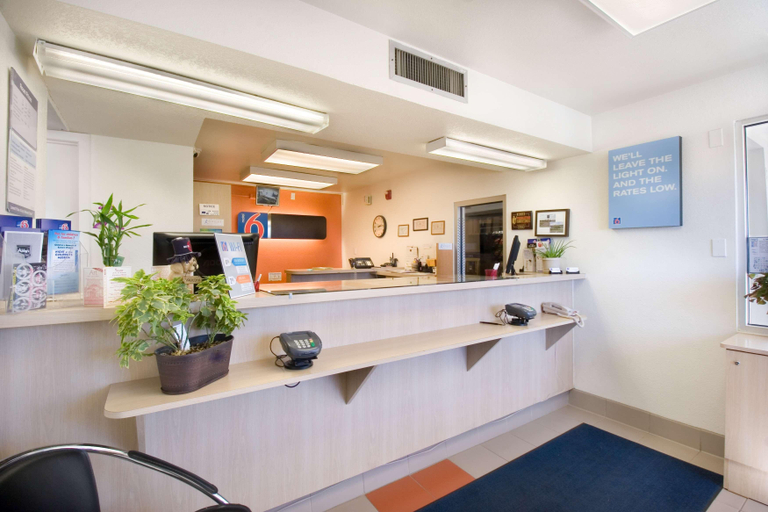 Public Area 2, Motel 6 Pendleton, OR, Umatilla