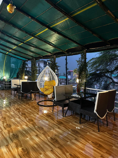 Food & Drinks 2, The Green View, Kangra