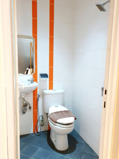 bathroom 10