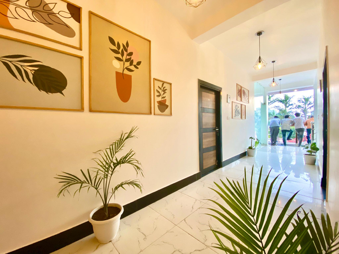 Public Area 2, Hotel Wraveler Inn, Garhwal