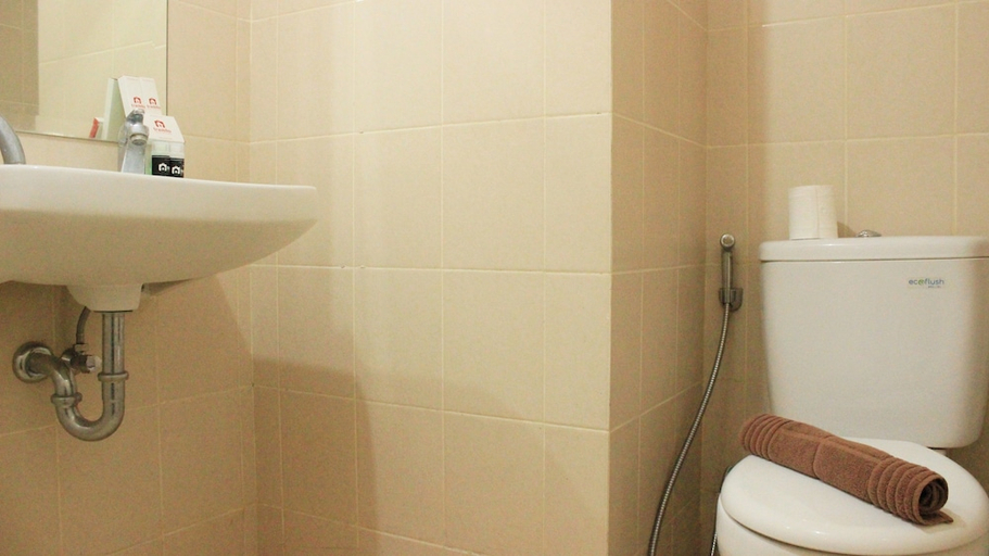 Bathroom 2, Modest 1BR Apartment at Parahyangan Residence, Bandung