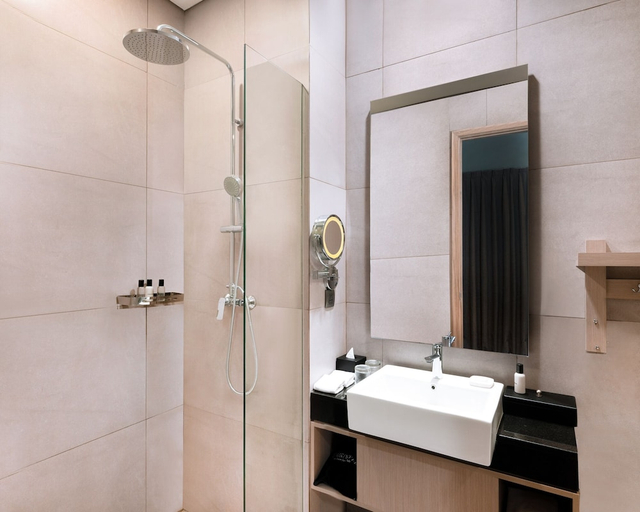 bathroom 7
