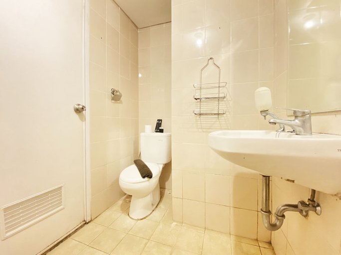 Bathroom 3, Best Choice 1Br Apartment At Parahyangan Residence, Bandung