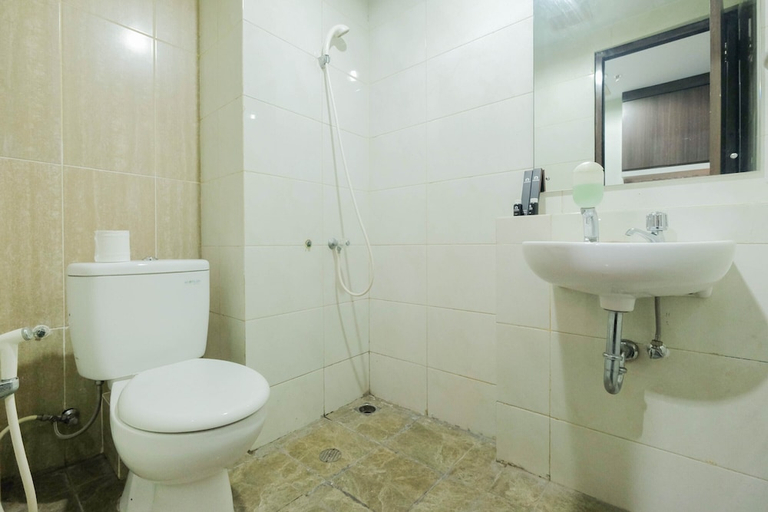 Bathroom, Simply Furnished Studio @ Grand Dhika City Apartment, Bekasi