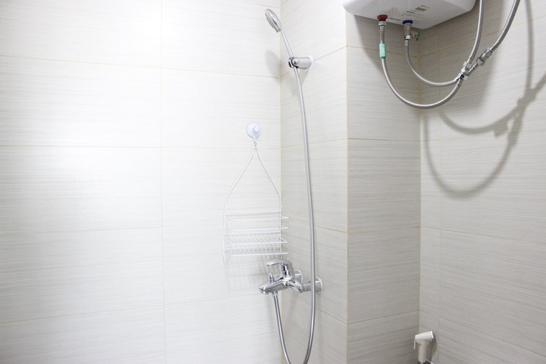 Bathroom 2, Stylish 2BR Gateway Pasteur Apartment, Bandung