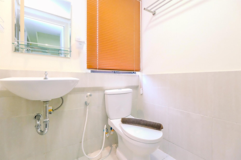 Bathroom 2, Modern And Simply 2Br At Meikarta Apartment, Cikarang