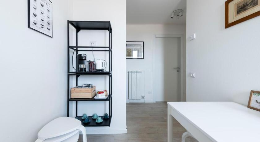 Others 5, Casa Maglo Camere, Verona