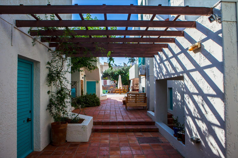 Others 5, Villa Iokasti, Crete