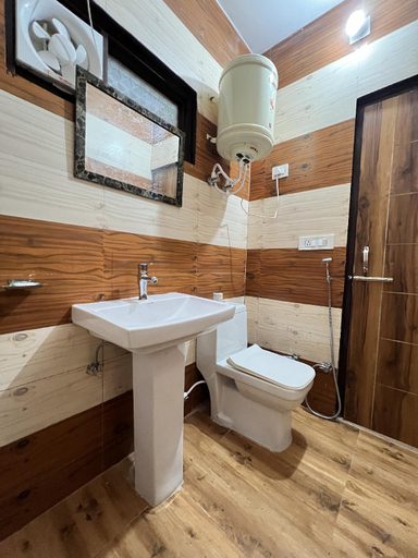 Bathroom 4, Canadian Cottage Dalhousie, Chamba